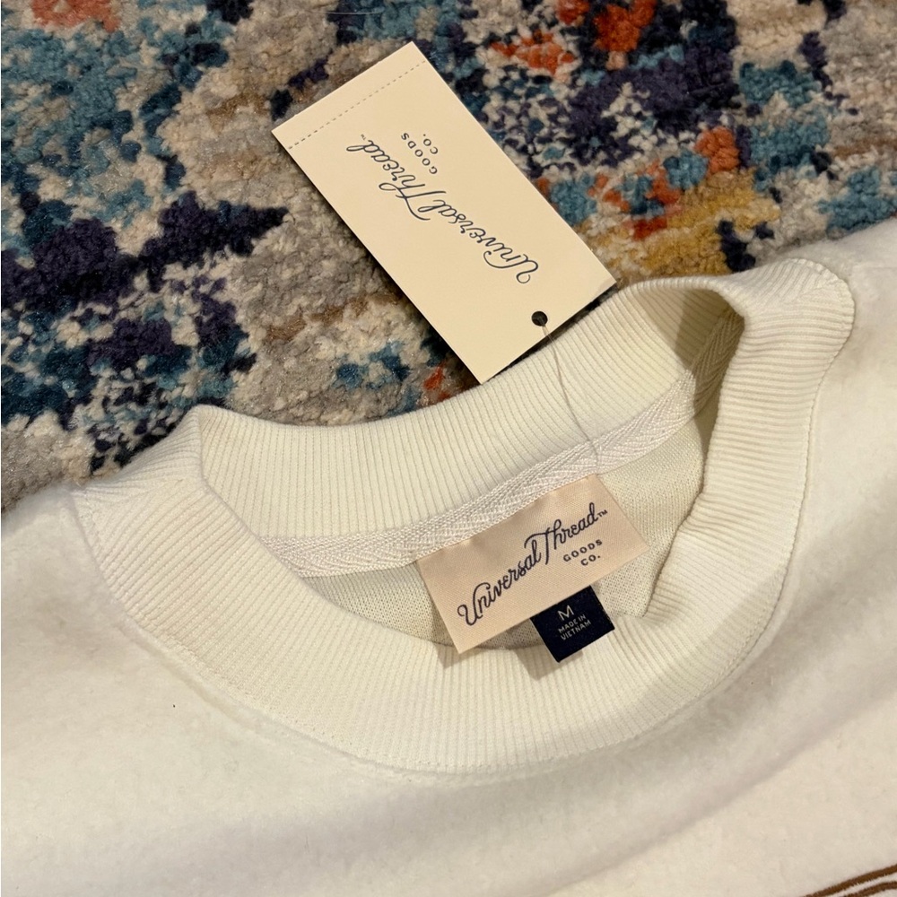 NWT Universal Thread Aspen Colorado Sweatshirt Medium Alpine Skier Apres Ski New - Picture 12 of 15